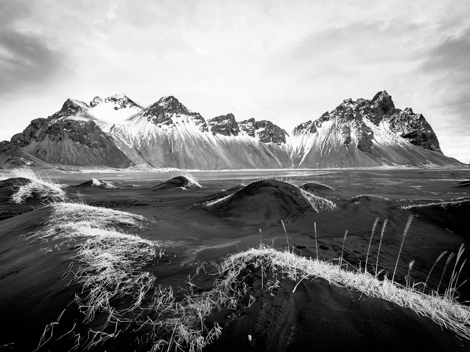 AdobeStock_191474781_Black_and_White_Landscapes_After-2048